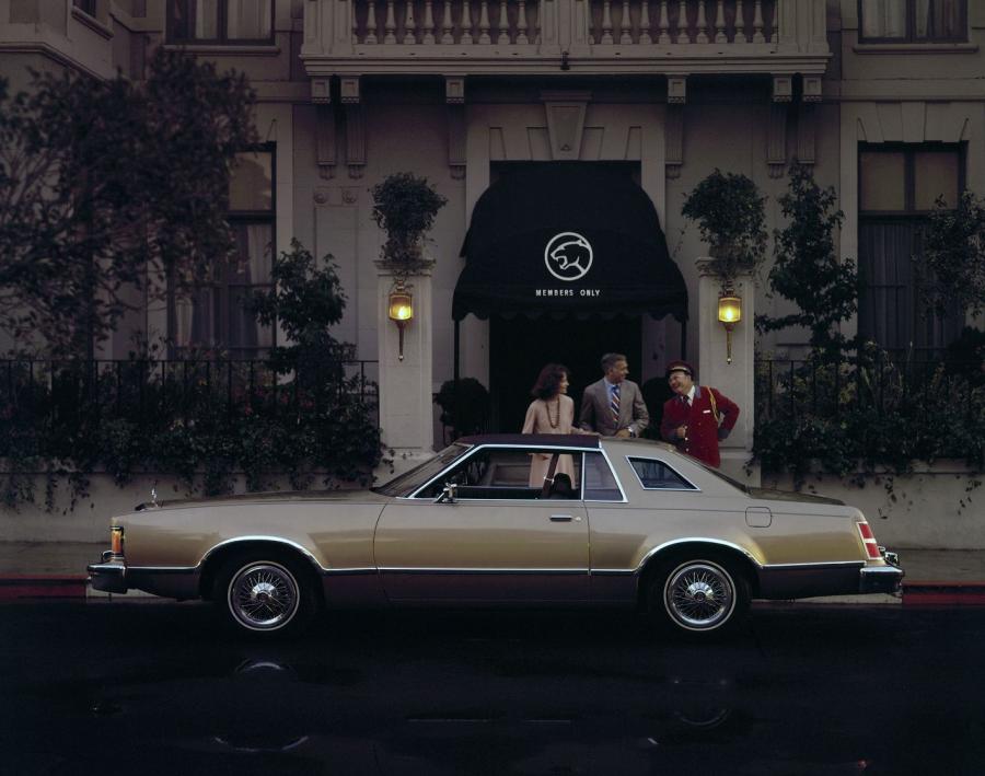  Ford LTD II Coupe 1977 года  (фото 13 из 17)